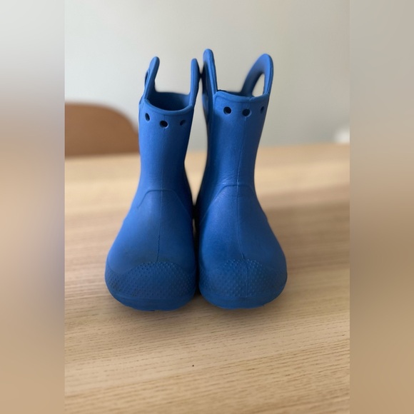 Crocs “Handle it Rain” rainboots blue or pink - Picture 6 of 11